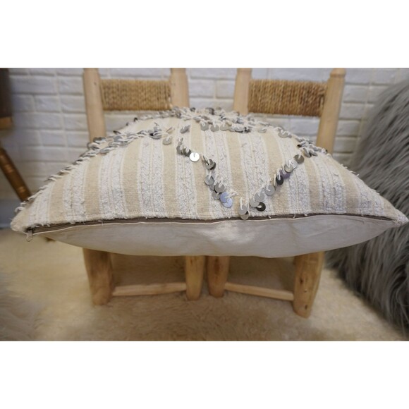 Vintage Moroccan Handira Pillow Cover: Berber Wedding Blanket Cushion 03YS00396 - Picture 9 of 10